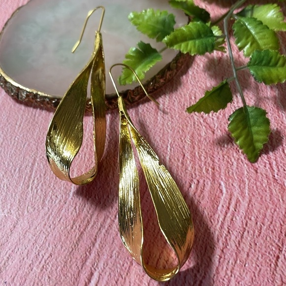 Zara Gold Loop Drop Earrings - Picture 14 of 16